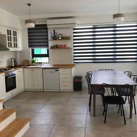 Vilă Derya Agullu 2 *