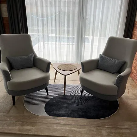 Derya Agullu 2 Vilă *