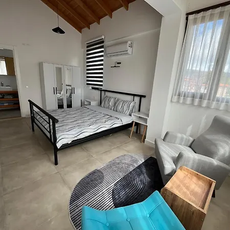 Derya Agullu 2 Vilă